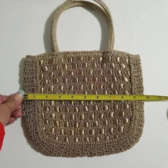 Small crochet and satin handle purse - Picture 2 of 5